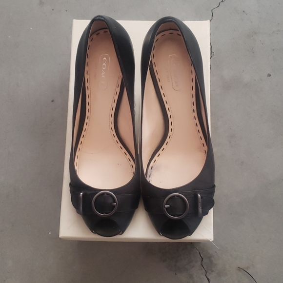 Coach Pump size 7M - Picture 1 of 4